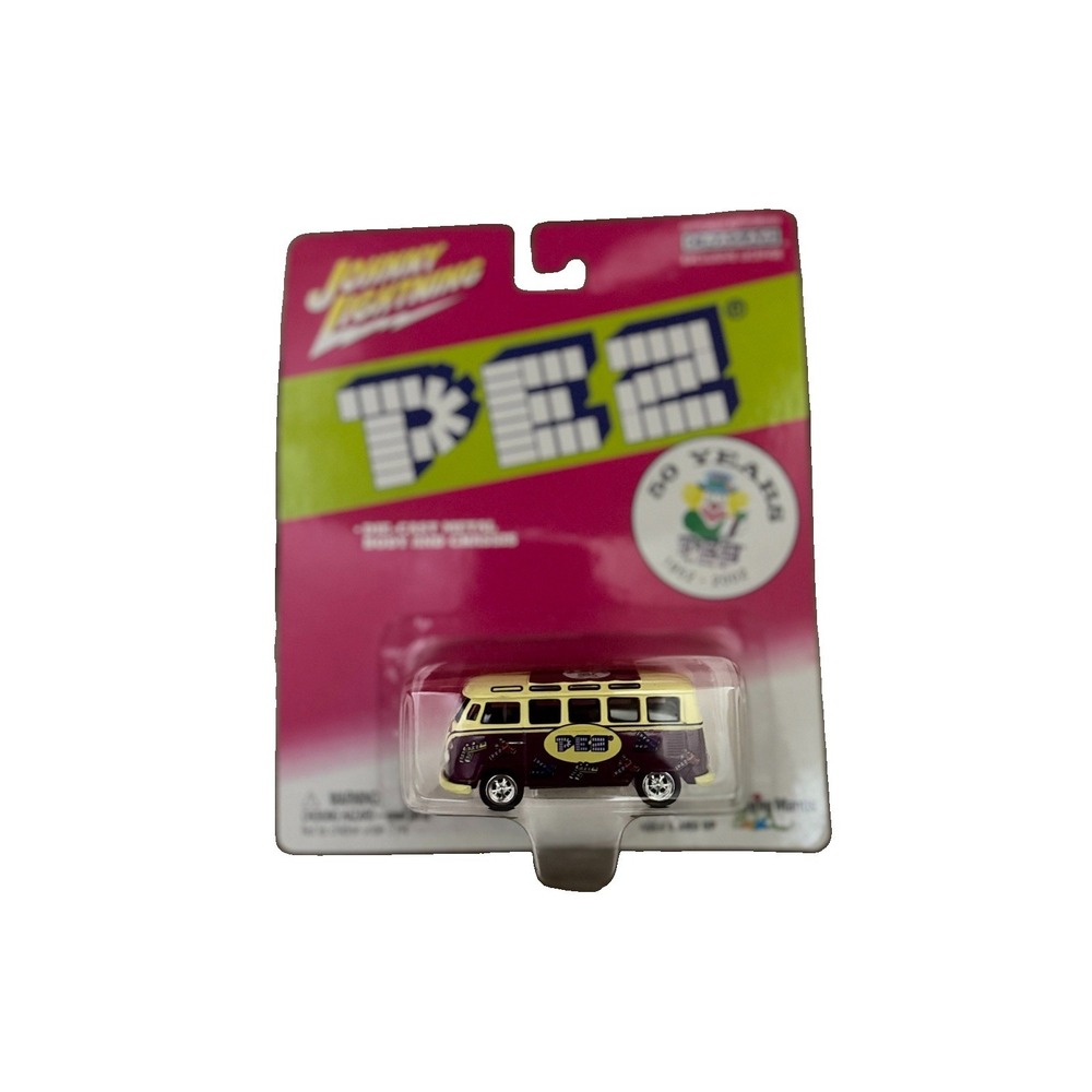 2002 Johnny Lightning PEZ 50th Anniversary VW Bus 1:64 Diecast MOC 307-01